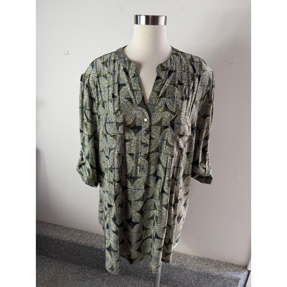 Cocomo Woman Plus 3X Tunic Top Green Black Geometric Roll Tab Sleeve Blouse